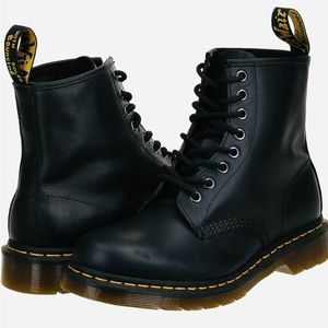 Dr martens, 1460, women’s size 8, men’s size 7. Hardly worn, great condition